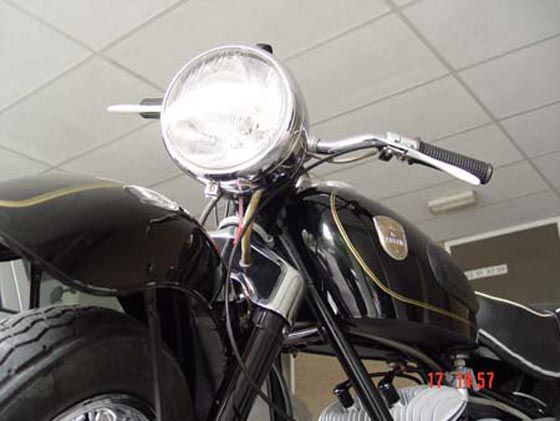 Adler Scheinwerfer und Details fertiggestellt